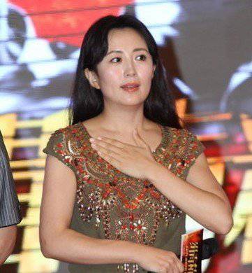 楊童舒臀部遭男粉絲強(qiáng)摸照片 楊童舒?zhèn)€人資料曝光