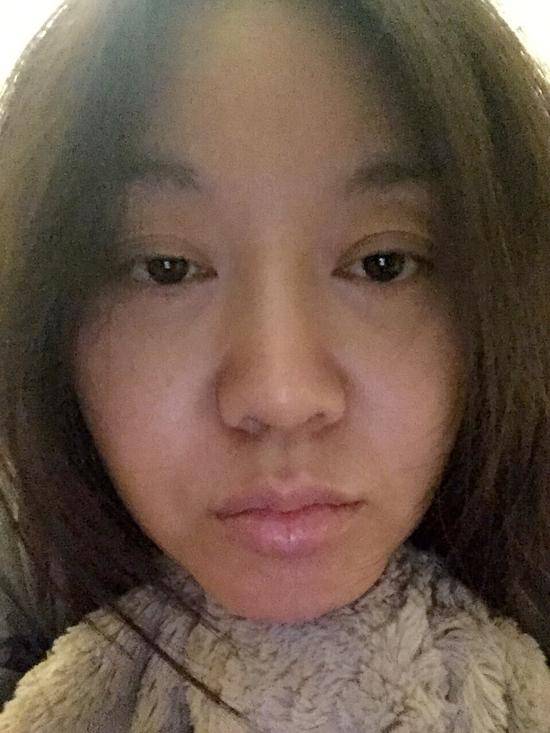 閆妮前夫遭曝光 閆妮微博發(fā)素顏照憔悴不堪粉絲心疼