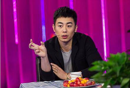 趙小亮扮演者朱亞文個(gè)人資料 曝朱亞文沈佳妮結(jié)婚照