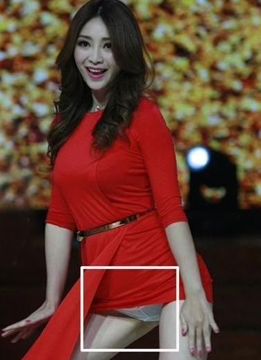 柳巖的胸被強摸圖片曝光 柳巖走光圖片大合集