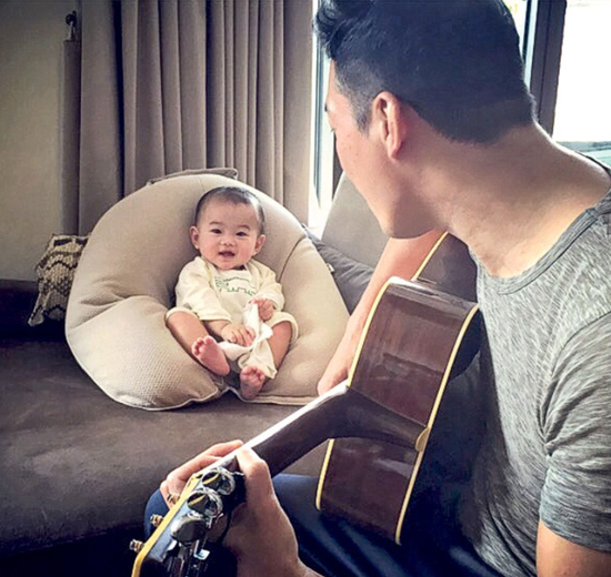 謝天華老婆張?zhí)於鲬言斜┓?謝天華個(gè)人資料曝光