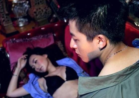 張柏芝談離婚淚崩 陳冠希張柏芝激情照片曝光