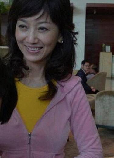 揭趙雅芝個(gè)人資料 歲月不饒人60歲素顏照顯老態(tài)