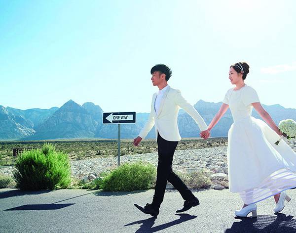 古巨基光棍節(jié)結(jié)婚 雙11辦婚禮遭網(wǎng)友調(diào)侃虐狗