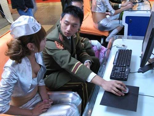 揭游戲陪玩網(wǎng)價(jià)格表 美女陪玩曝加錢(qián)有特殊服務(wù)