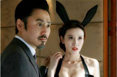 張萌個(gè)人資料 曝張萌隆胸前后對(duì)比照