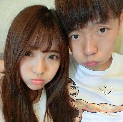 張稀哲女友袁雅婷資料 張稀哲愛心手勢示愛女友