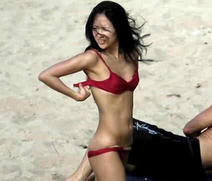 章子怡沙灘高清圖片 章子怡裸照大曝光