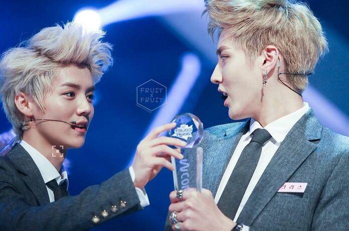 吳亦凡鹿晗為什么裝不熟 他們?yōu)楹瓮顺鯡XO