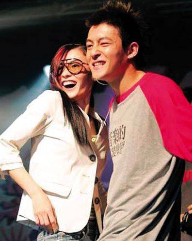 張柏芝談離婚淚崩 陳冠希張柏芝激情照片曝光