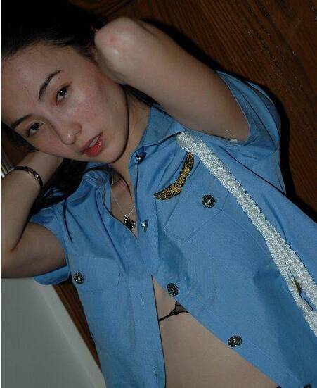 張柏芝談離婚淚崩 陳冠希張柏芝激情照片曝光