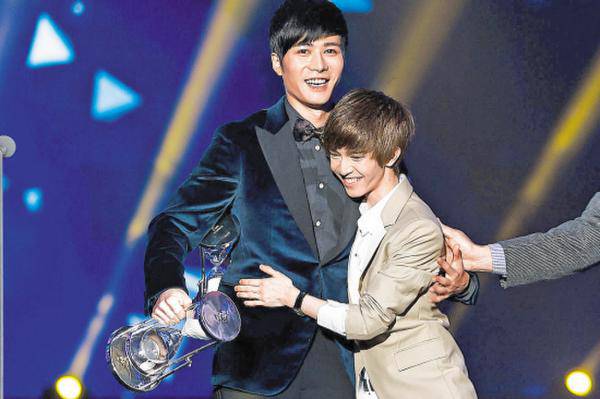 郭敬明身高體重多少 揭秘郭敬明陳學冬戀情