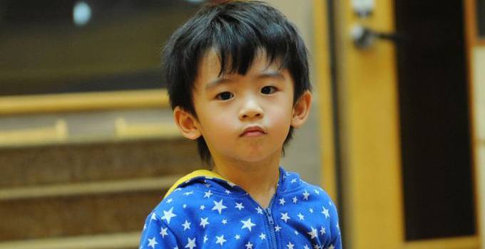 張柏芝兒子是誰(shuí)的 網(wǎng)友指張柏芝兒子像陳冠希