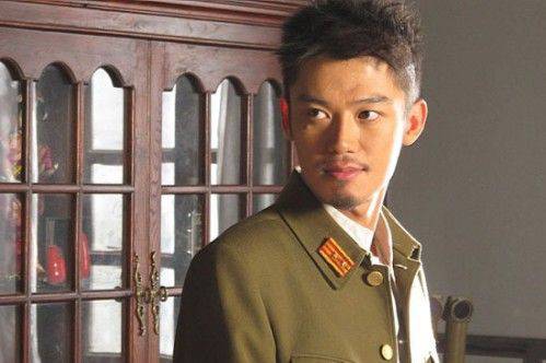 揭蘆芳生個(gè)人資料 蘆芳生女友丁多恩照片曝光