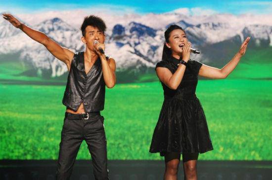 張冬玲和阿寶結(jié)婚照曝光 張冬玲的不良照片遭扒