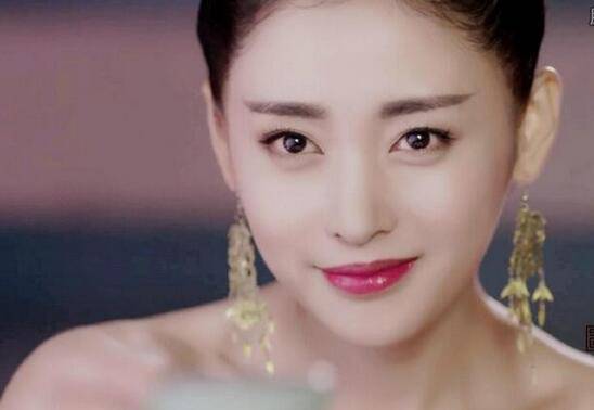 張?zhí)鞇勰挲g個(gè)人資料被扒 張?zhí)鞇鄞蛉榄h(huán)鄧超點(diǎn)贊