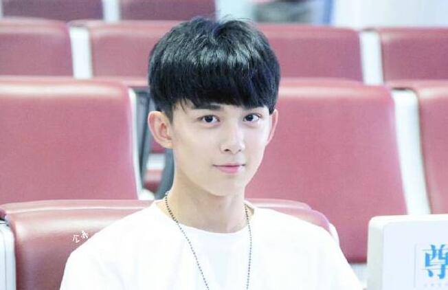 小童星吳磊蔣依依戀愛(ài) 稱(chēng)初給了對(duì)方