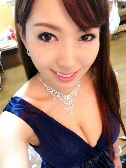 日本超性感AV女憂 波多野結衣半裸寫真