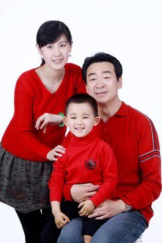 揭秘《情深深》趙薇爹寇振海老婆李婷資料