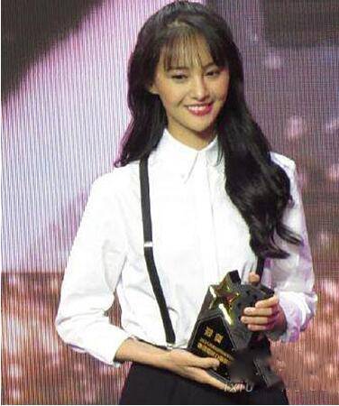 鄭爽整容前后對(duì)比照片 揭與張翰分手的真正原因