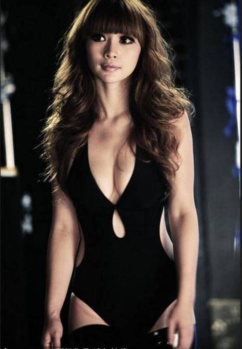 柳巖的胸被強(qiáng)摸圖片曝光 柳巖走光圖片大合集