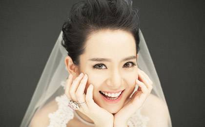 李承鉉戚薇怎么認(rèn)識的 結(jié)婚照唯美浪漫羨煞旁人