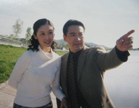 揭秘《情深深》趙薇爹寇振海老婆李婷資料