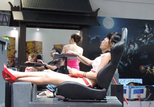 揭游戲陪玩網(wǎng)價(jià)格表 美女陪玩曝加錢(qián)有特殊服務(wù)