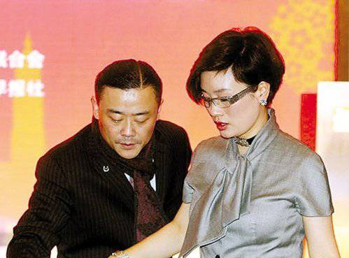 揭秘周立波坐牢原因 周立波老婆胡潔簡介曝光