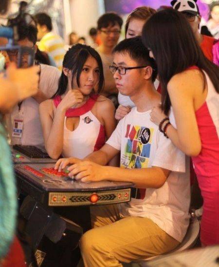 揭游戲陪玩網(wǎng)價(jià)格表 美女陪玩曝加錢(qián)有特殊服務(wù)