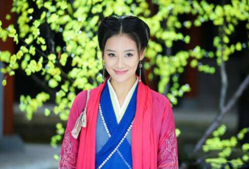 揭袁姍姍整容前后照片 與楊冪美貌事業(yè)大PK