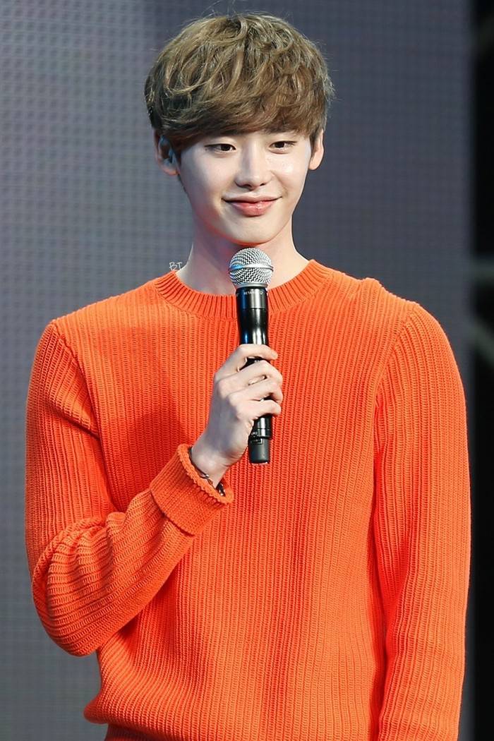 李鐘碩個人資料外泄 李鐘碩承認(rèn)整容只瘦臉隆鼻