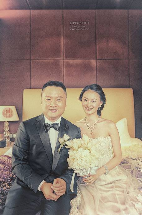 滕華濤與周圓圓一吻定情 雙喜臨門娶新娘播新劇