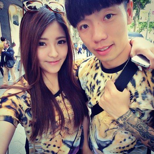 張稀哲女友袁雅婷資料 張稀哲愛心手勢示愛女友