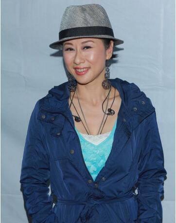 葉倩文個人資料 稱林子祥是好老公后媽角色難當