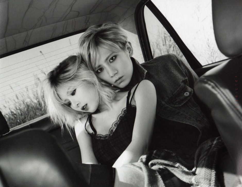 張賢勝和泫雅熱吻引發(fā)粉絲尖叫 他們是什么關(guān)系