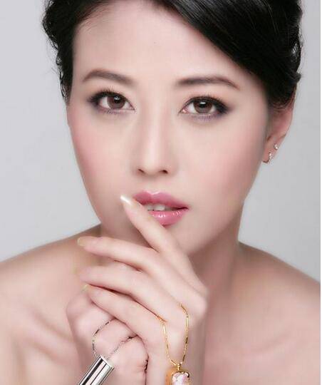 周海媚個人資料 周海媚遭紅斑狼瘡折磨十年