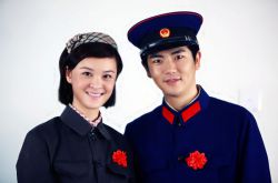 張曉龍陳思斯結(jié)婚照曝光 兩人因戲生情羞澀拜堂