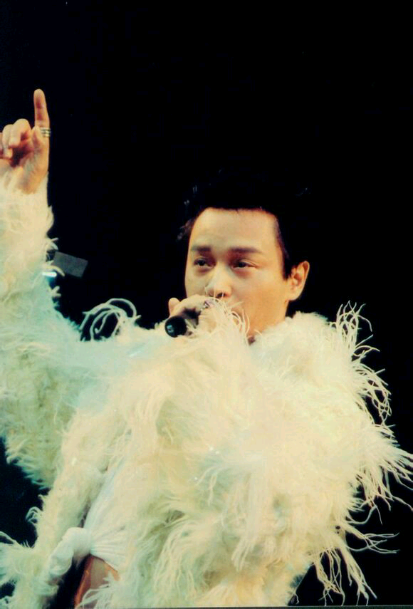 張國榮個人資料曝光 揭張國榮為什么自殺