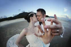 滕華濤與周圓圓一吻定情 雙喜臨門(mén)娶新娘播新劇