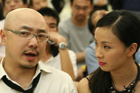 徐崢牽手陶虹漫步于巴厘島 徐崢個人資料大揭秘