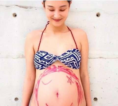 鄭希怡掉抹胸圖片 鄭希怡個(gè)人資料