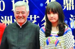 趙本山年齡多大 趙本山女兒遺傳好基因變網(wǎng)紅