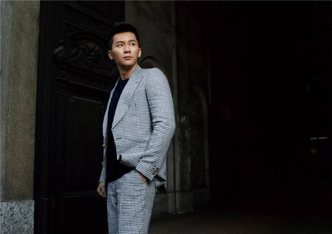 范冰冰家庭背景遭曝光 李晨顯赫家世財(cái)力比她厚