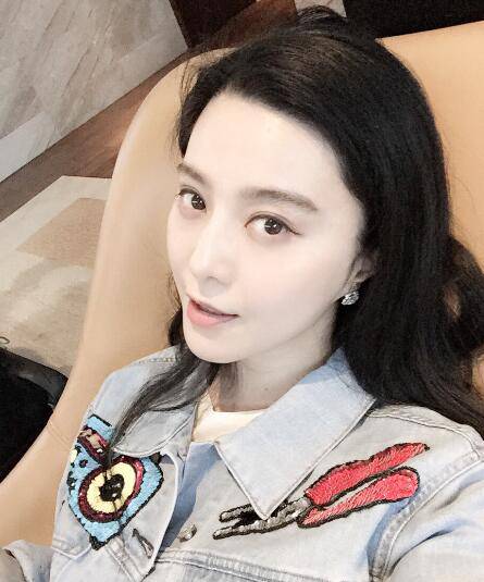 范冰冰家庭背景遭曝光 李晨顯赫家世財(cái)力比她厚