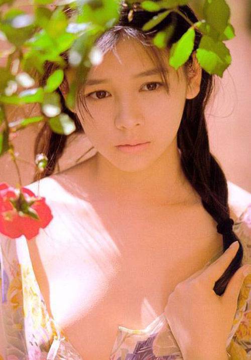 徐若瑄早年全裸寫真曝光 模樣清純可人