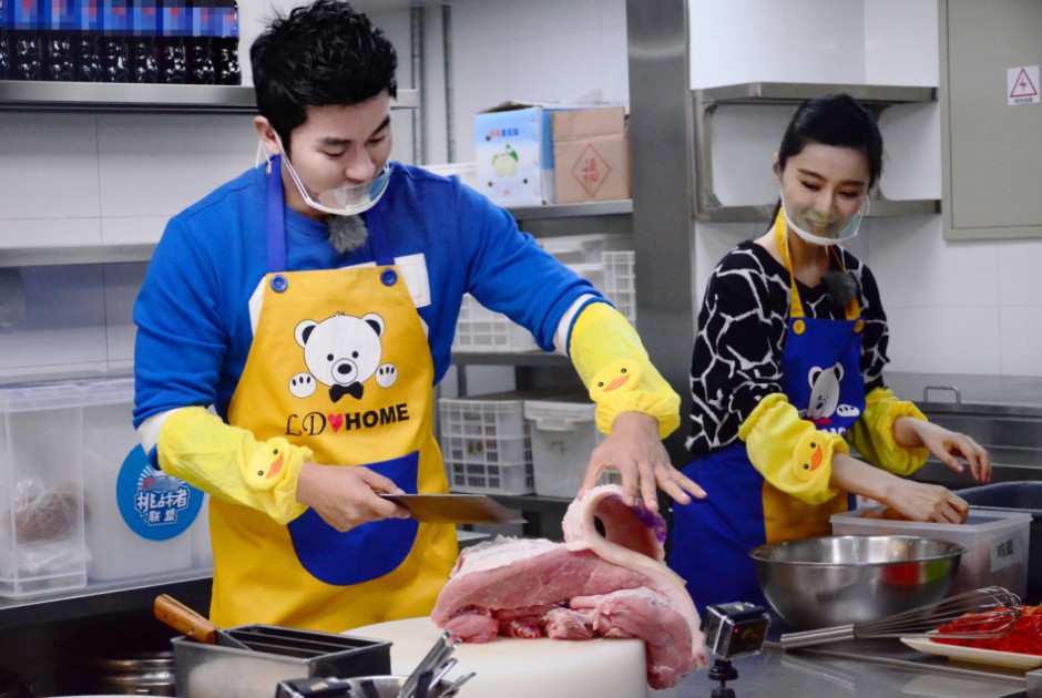 范冰冰家庭背景遭曝光 李晨顯赫家世財(cái)力比她厚