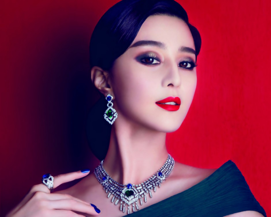 范冰冰家庭背景遭曝光 李晨顯赫家世財(cái)力比她厚