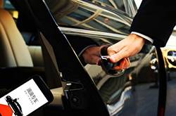 女孩滴滴快車竟遭咸豬手 司機(jī) 她說(shuō)手冷我就摸了