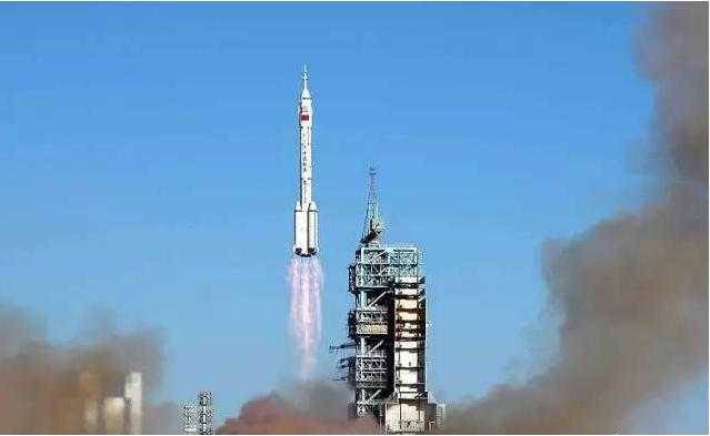 楊利偉太空遇詭異敲擊聲 科學(xué)家總結(jié)出三種可能